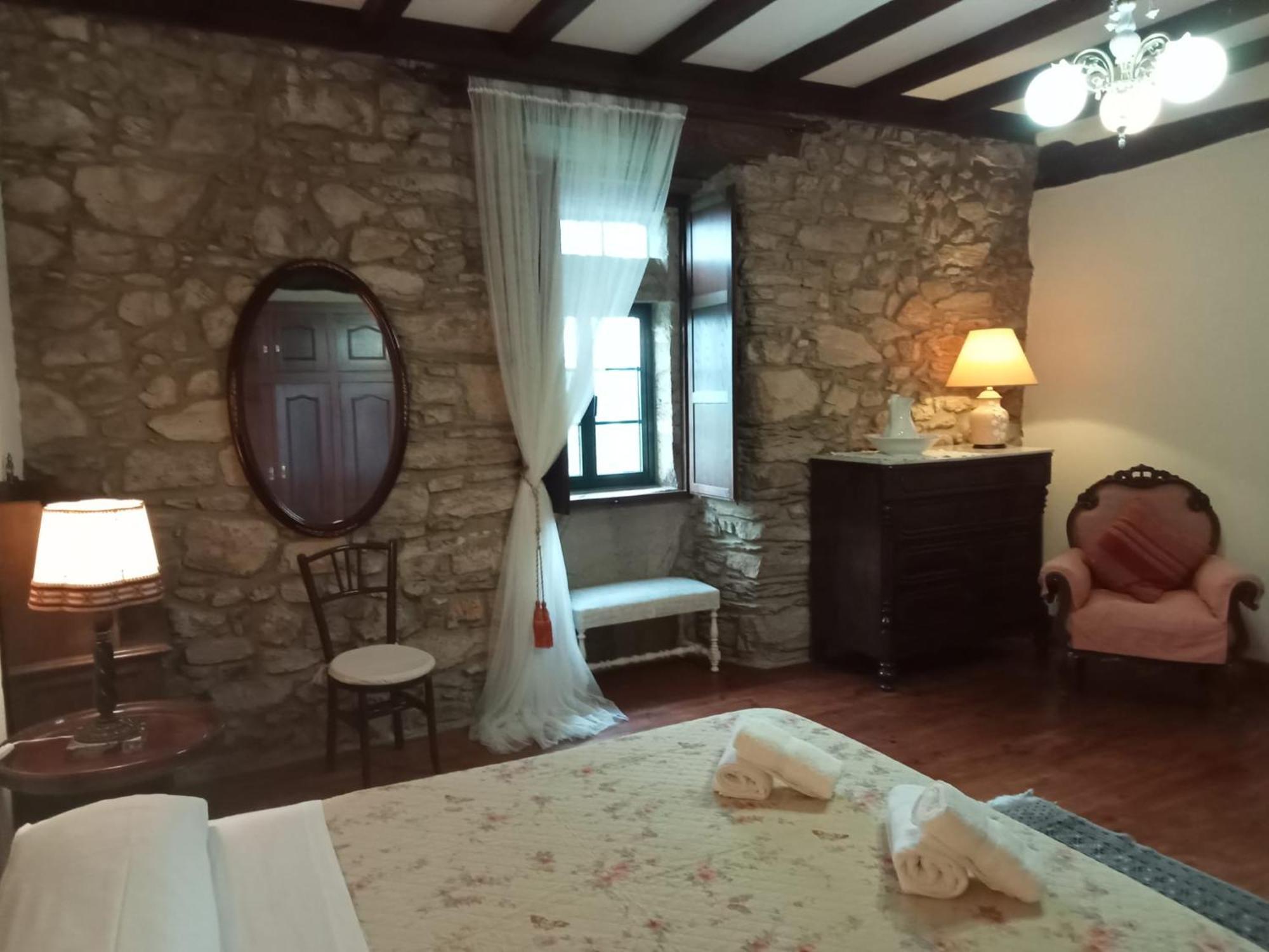 Palacio De Cantiz "Reserva De Ancares" Becerrea ภายนอก รูปภาพ